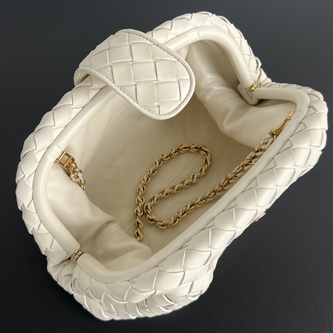 Teen Lauren 1980 Padded Intrecciato Leather Clutch With Chain White